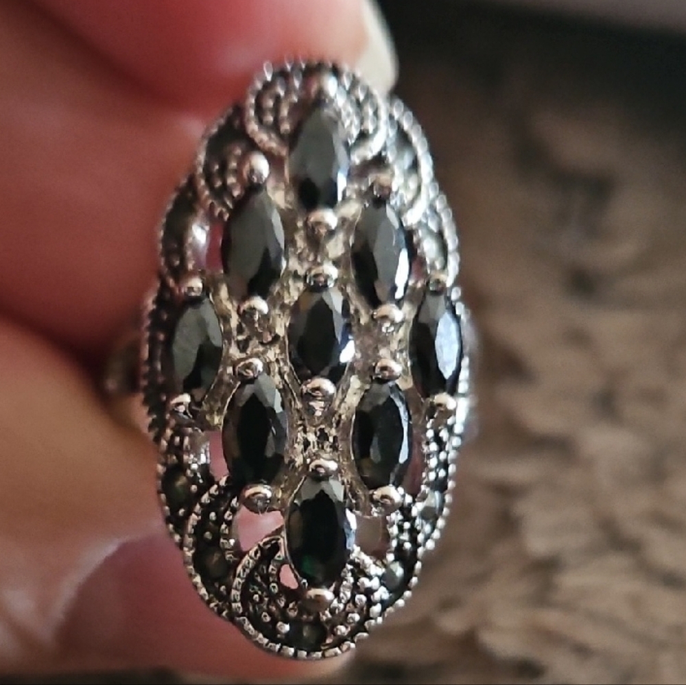 Elegant Black Silver Women's Ring